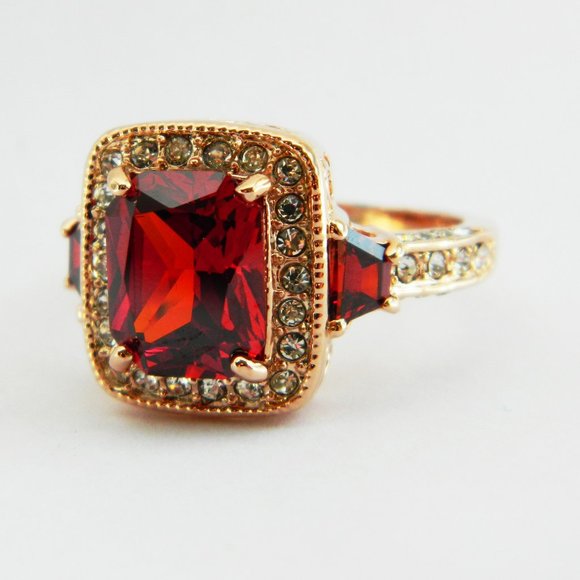 Cocktail Hour Retro Faux Ruby Statement Ring - Picture 5 of 5